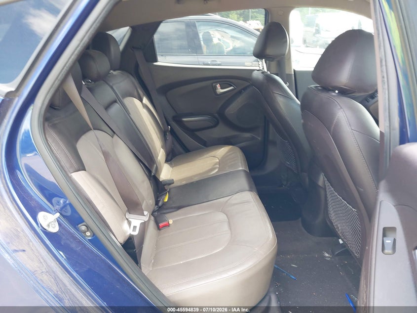 2010 Hyundai Tucson VIN KM8JU3AC1AU080904 IAAI salvage auction — NORMAL WEAR, Clear (Massachusetts), sold $1,050 on 2026-07-15 (photo 8)