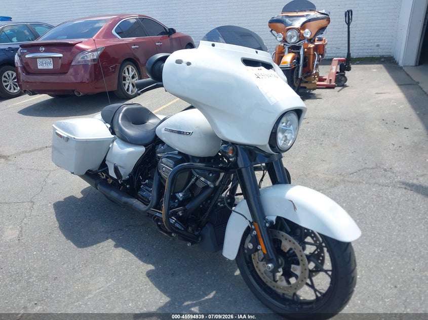2020 Harley-davidson Street glide VIN 1HD1KRP18LB609801 — IAAI salvage auction photo
