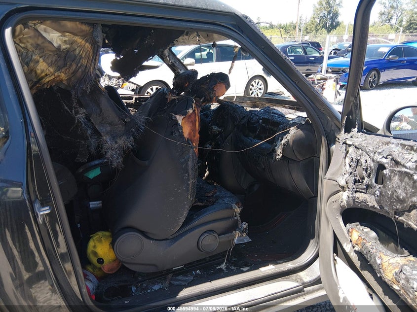 2013 Mini Paceman VIN WMWSS5C53DWN66645 IAAI salvage auction — ENGINE BURN, Salvage Title, sold $75 on 2026-08-19 (photo 5)
