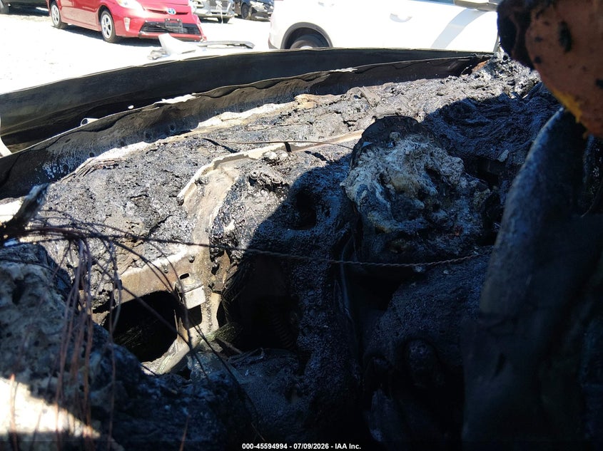 2013 Mini Paceman VIN WMWSS5C53DWN66645 IAAI salvage auction — ENGINE BURN, Salvage Title, sold $75 on 2026-08-19 (photo 7)
