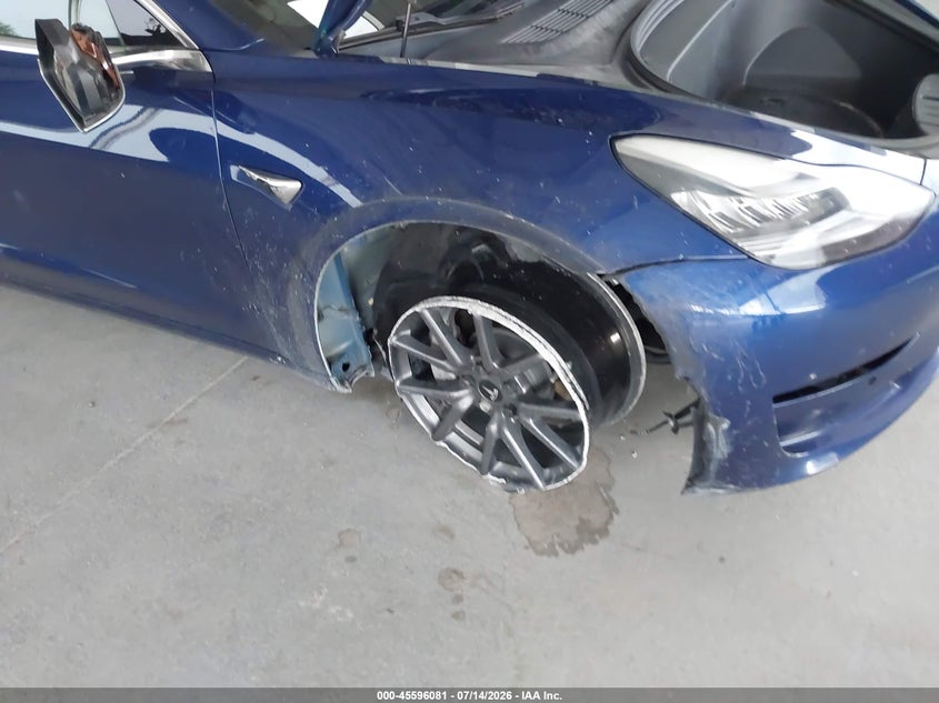 2019 Tesla Model 3 VIN 5YJ3E1EA4KF428759 IAAI salvage auction — RIGHT FRONT, Salvage Title, sold $4,200 on 2026-08-02 (photo 6)