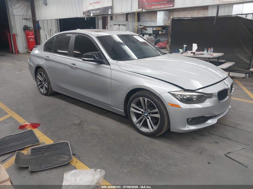 2014 BMW 3er VIN WBA3B1C51EPV79886 IAAI salvage auction — FRONT & REAR, Salvage (Arizona), sold $1,200 on 2026-07-29 (photo 1)