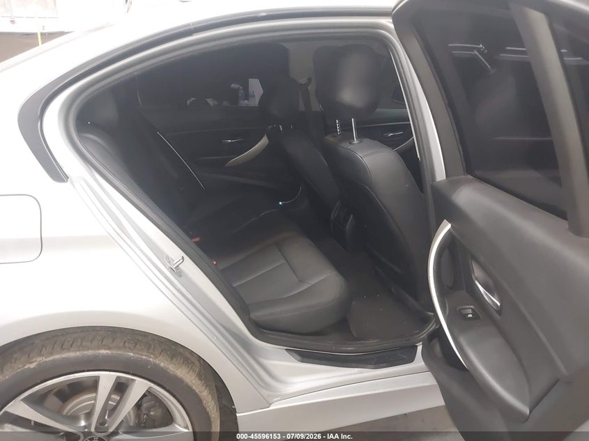 2014 BMW 3er VIN WBA3B1C51EPV79886 IAAI salvage auction — FRONT & REAR, Salvage (Arizona), sold $1,200 on 2026-07-29 (photo 8)