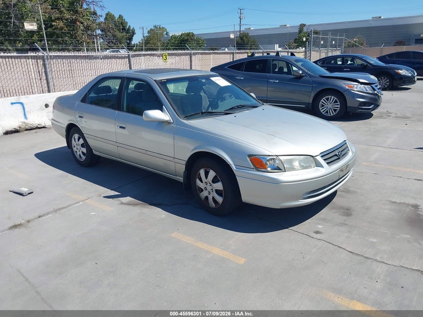 2000 Toyota Camry VIN JT2BG22K8Y0458162 IAAI salvage auction — NORMAL WEAR, Clear - Dealer Only (California), sold $275 on 2026-07-27 (photo 1)