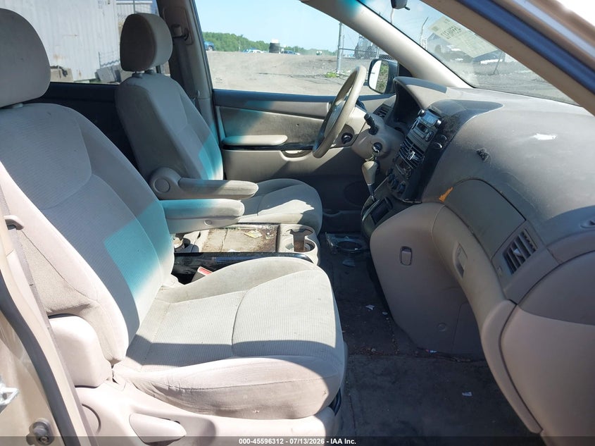 2004 Toyota Sienna VIN 5TDZA23C54S078346 IAAI salvage auction — NORMAL WEAR, Clear (Massachusetts), sold $25 on 2026-07-21 (photo 5)