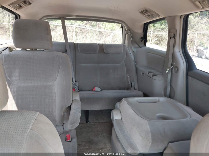 2004 Toyota Sienna VIN 5TDZA23C54S078346 IAAI salvage auction — NORMAL WEAR, Clear (Massachusetts), sold $25 on 2026-07-21 (photo 8)