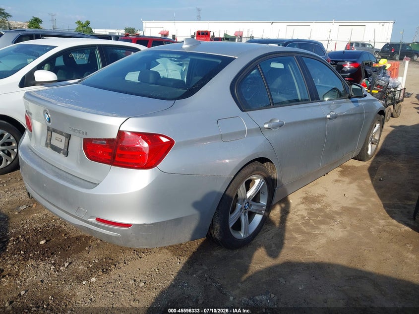2015 BMW 3 series VIN WBA3B3C58FF546631 IAAI salvage auction — UNKNOWN, Clear (Illinois), sold $700 on 2026-07-29 (photo 4)