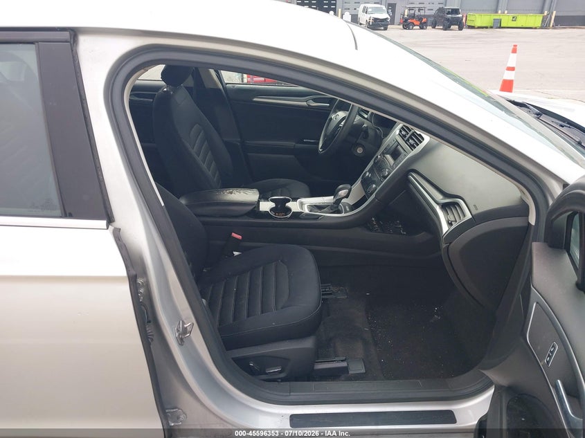 2015 Ford Fusion VIN 3FA6P0H75FR229277 IAAI salvage auction — NORMAL WEAR, Clear (Indiana), sold $400 on 2026-07-31 (photo 5)