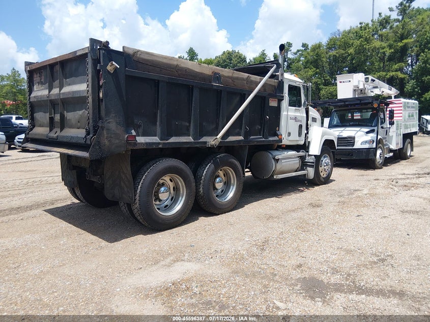 1990 Mack 600 rd600 VIN 1M2AA13Y0LW008072 IAAI salvage auction — Unknown, Salvage (Mississippi), sold $13,750 on 2026-08-12 (photo 4)