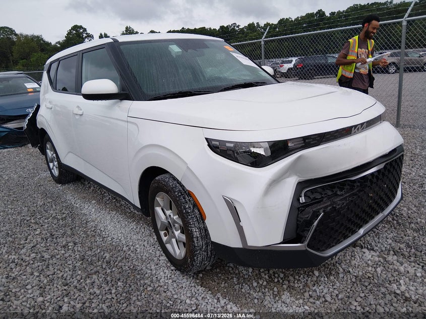2024 Kia Soul VIN KNDJ23AU8R7227880 IAAI salvage auction — FRONT & REAR, Salvage Title, sold $4,725 on 2026-07-15 (photo 1)