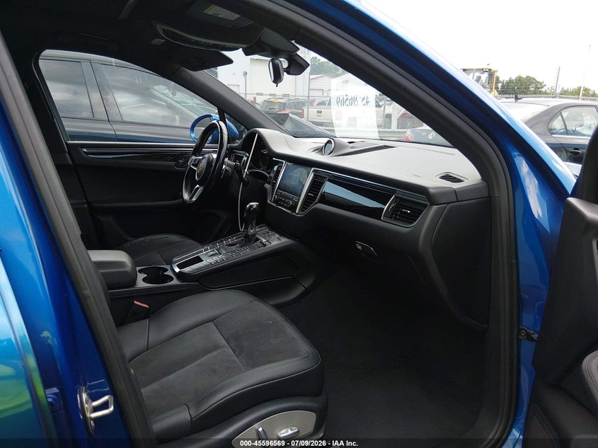 2017 Porsche Macan VIN WP1AA2A50HLB02902 IAAI salvage auction — SIDE, Wait Title, sold $6,850 on 2026-09-08 (photo 5)