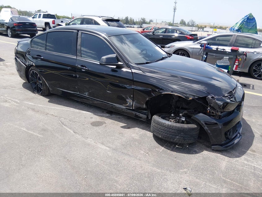 2012 BMW 3er VIN WBA3A5C58CF341384 IAAI salvage auction — LEFT & RIGHT, Salvage Title, sold $450 on 2026-08-20 (photo 1)