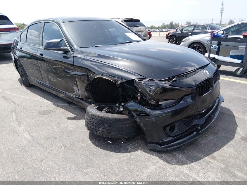 2012 BMW 3er VIN WBA3A5C58CF341384 IAAI salvage auction — LEFT & RIGHT, Salvage Title, sold $450 on 2026-08-20 (photo 6)