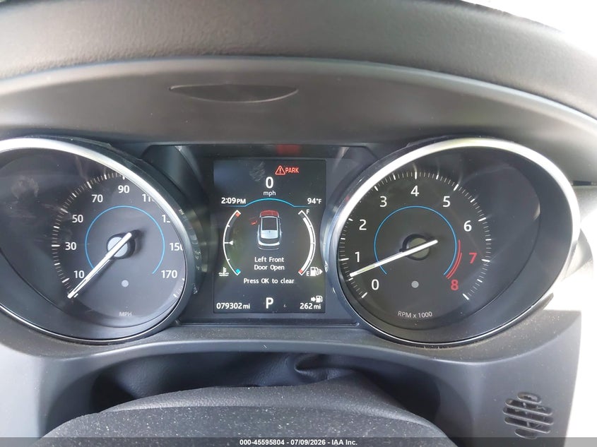 2017 Jaguar F-pace VIN SADCK2BV1HA496478 IAAI salvage auction — RIGHT FRONT, Salvage Title, sold $2,200 on 2026-09-25 (photo 7)