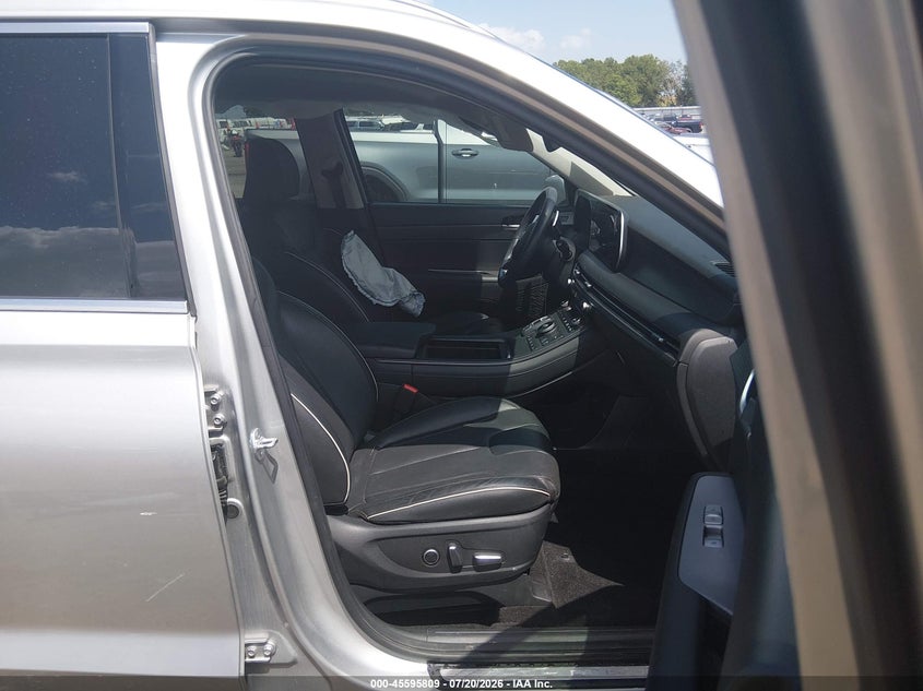 2024 Hyundai Palisade VIN KM8R54GE6RU685091 IAAI salvage auction — FRONT & REAR, Salvage Title, sold $8,300 on 2026-08-26 (photo 5)