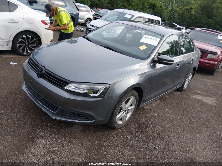 2013 Volkswagen Jetta VIN 3VW3L7AJ9DM443638 IAAI salvage auction — SIDE, Wait Title, sold $650 on 2026-09-02 (photo 2)