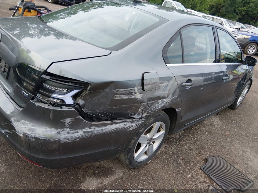 2013 Volkswagen Jetta VIN 3VW3L7AJ9DM443638 IAAI salvage auction — SIDE, Wait Title, sold $650 on 2026-09-02 (photo 6)
