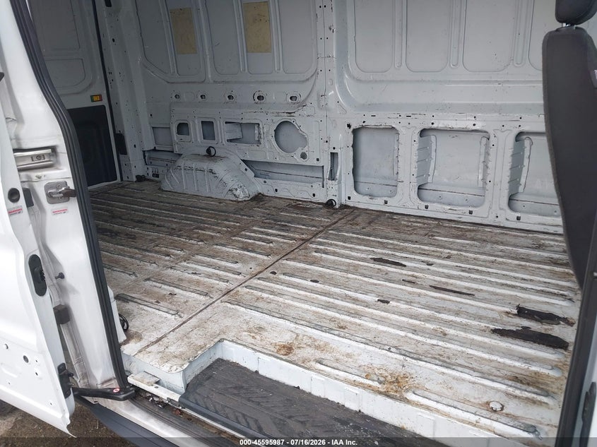 2018 Ford Transit 150 VIN 1FTYE2CM6JKB29431 IAAI salvage auction — RIGHT SIDE, Enterprise Vehicles Clear Only (Washington), sold $8,400 on 2026-07-22 (photo 3)