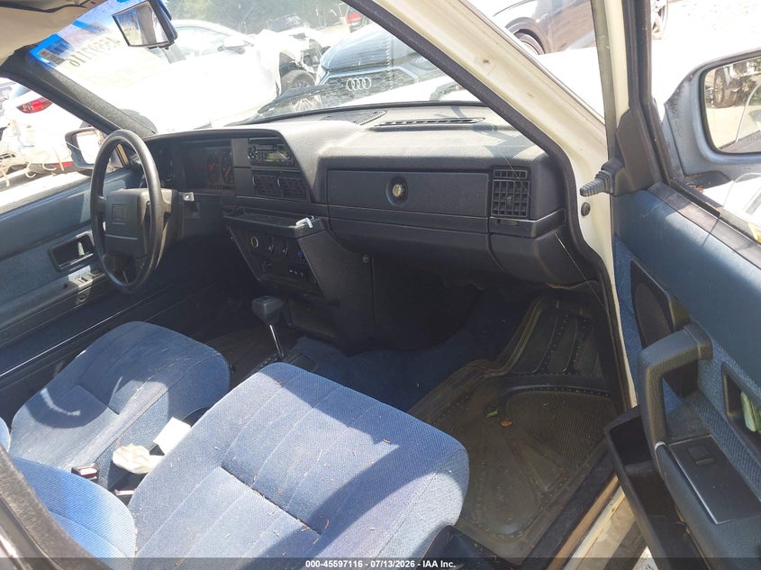 1991 Volvo 240 VIN YV1AA8852M1889863 IAAI salvage auction — NORMAL WEAR, Clear (Massachusetts), sold $25 on 2026-07-21 (photo 5)