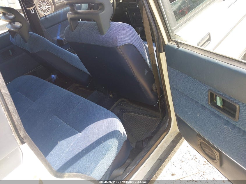 1991 Volvo 240 VIN YV1AA8852M1889863 IAAI salvage auction — NORMAL WEAR, Clear (Massachusetts), sold $25 on 2026-07-21 (photo 8)