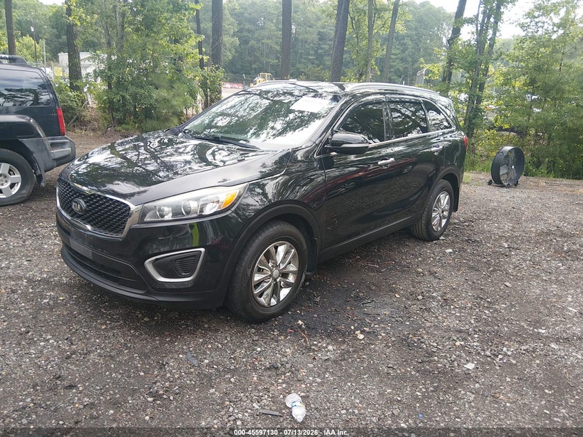 2017 Kia Sorento VIN 5XYPG4A52HG228423 IAAI salvage auction — NORMAL WEAR, Clear (Virginia), sold $1,125 on 2026-07-14 (photo 2)