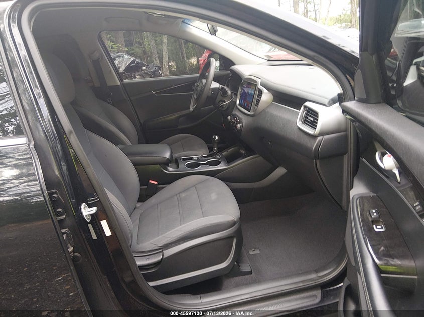 2017 Kia Sorento VIN 5XYPG4A52HG228423 IAAI salvage auction — NORMAL WEAR, Clear (Virginia), sold $1,125 on 2026-07-14 (photo 5)