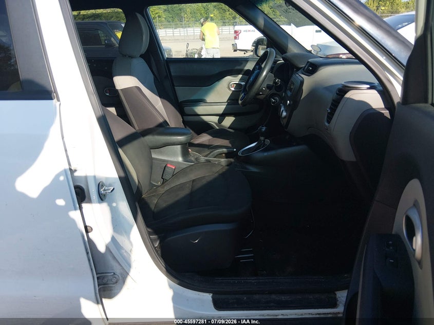 2015 Kia Soul VIN KNDJN2A21F7118382 IAAI salvage auction — NORMAL WEAR, Clear (Tennessee), sold $1,825 on 2026-07-15 (photo 5)