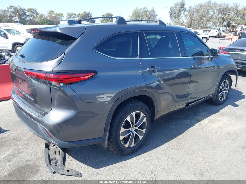 2022 Toyota Highlander VIN 5TDHZRAH5NS136484 IAAI salvage auction — FRONT END, Salvage (California), sold $13,200 on 2026-08-01 (photo 4)