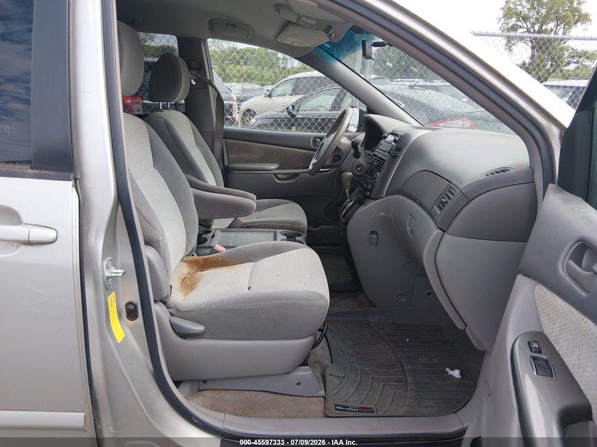 2009 Toyota Sienna VIN 5TDZK23C19S242437 IAAI salvage auction — NORMAL WEAR, Regular Certificate (Iowa), sold $525 on 2026-07-21 (photo 5)