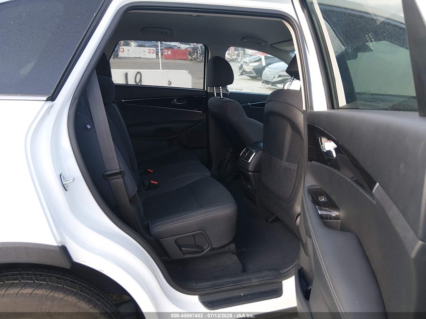 2019 Kia Sorento VIN 5XYPG4A38KG611711 IAAI salvage auction — THEFT, Salvage (California), sold $3,450 on 2026-07-20 (photo 8)