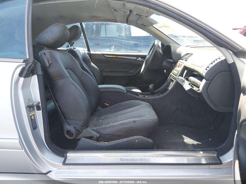 2003 Mercedes-benz VIN WDBLK70G23T144096 IAAI salvage auction — NORMAL WEAR, Clear, sold $250 on 2026-07-24 (photo 5)