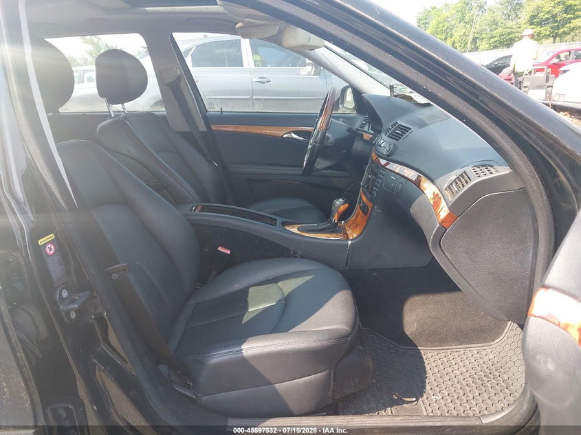 2009 Mercedes-benz E-klasse VIN WDBUH87X69B438369 IAAI salvage auction — NORMAL WEAR, Clear, sold $650 on 2026-07-20 (photo 5)