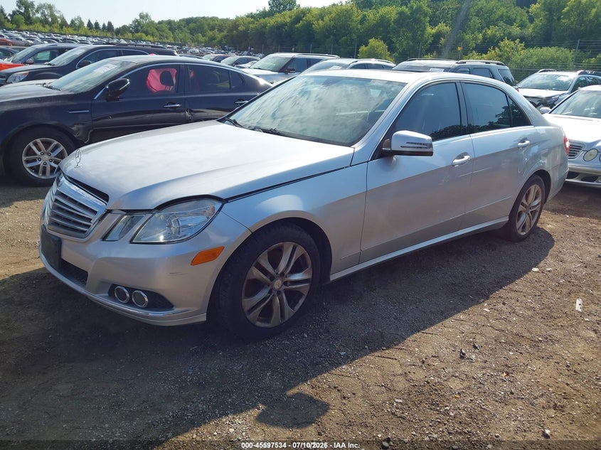 2010 Mercedes-benz E-class VIN WDDHF8HB4AA246427 IAAI salvage auction — NORMAL WEAR, Clear (Illinois), sold $1,150 on 2026-07-15 (photo 2)