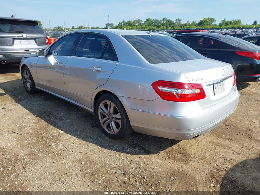 2010 Mercedes-benz E-class VIN WDDHF8HB4AA246427 IAAI salvage auction — NORMAL WEAR, Clear (Illinois), sold $1,150 on 2026-07-15 (photo 3)
