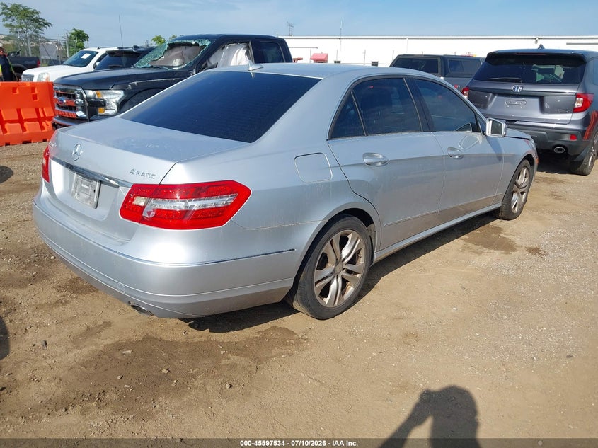 2010 Mercedes-benz E-class VIN WDDHF8HB4AA246427 IAAI salvage auction — NORMAL WEAR, Clear (Illinois), sold $1,150 on 2026-07-15 (photo 4)