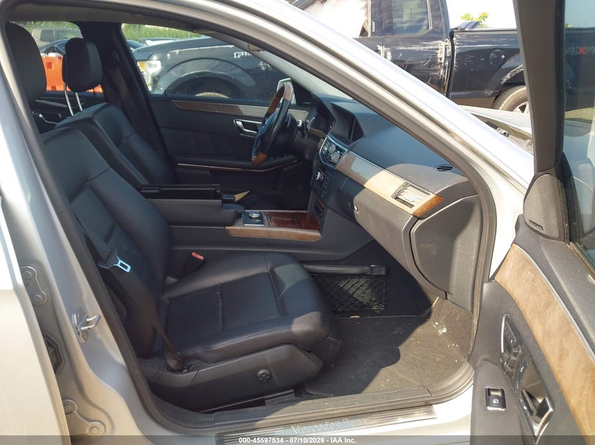 2010 Mercedes-benz E-class VIN WDDHF8HB4AA246427 IAAI salvage auction — NORMAL WEAR, Clear (Illinois), sold $1,150 on 2026-07-15 (photo 5)