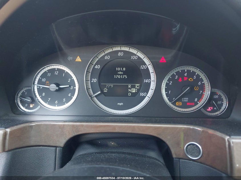 2010 Mercedes-benz E-class VIN WDDHF8HB4AA246427 IAAI salvage auction — NORMAL WEAR, Clear (Illinois), sold $1,150 on 2026-07-15 (photo 7)