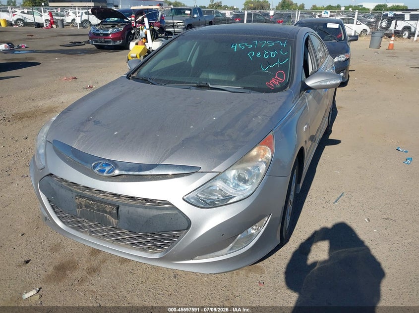 2011 Hyundai Sonata hybrid VIN KMHEC4A41BA003827 IAAI salvage auction — NORMAL WEAR, Clear - Dealer Only (California), sold $1,000 on 2026-07-29 (photo 2)