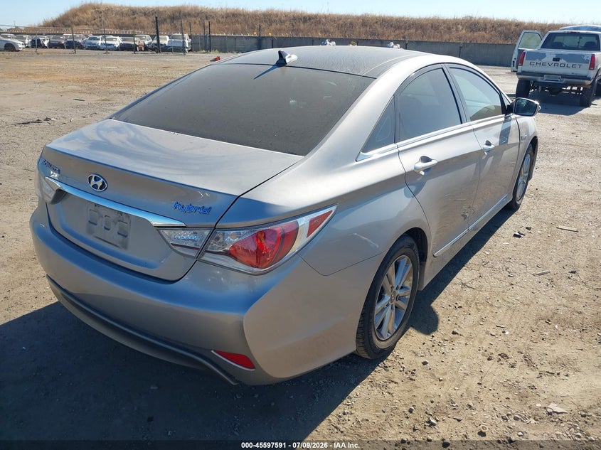 2011 Hyundai Sonata hybrid VIN KMHEC4A41BA003827 IAAI salvage auction — NORMAL WEAR, Clear - Dealer Only (California), sold $1,000 on 2026-07-29 (photo 4)
