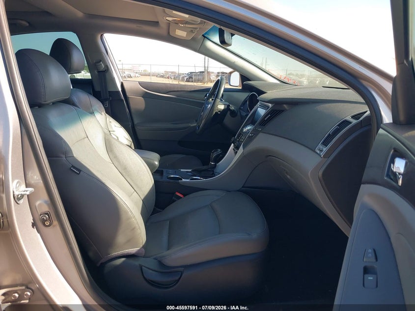 2011 Hyundai Sonata hybrid VIN KMHEC4A41BA003827 IAAI salvage auction — NORMAL WEAR, Clear - Dealer Only (California), sold $1,000 on 2026-07-29 (photo 5)