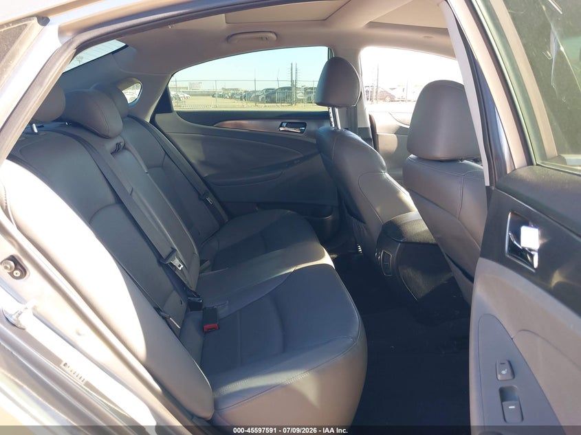 2011 Hyundai Sonata hybrid VIN KMHEC4A41BA003827 IAAI salvage auction — NORMAL WEAR, Clear - Dealer Only (California), sold $1,000 on 2026-07-29 (photo 8)