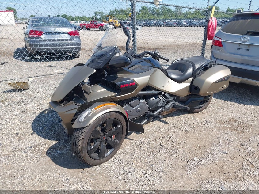 2021 Can-am/ brp Spyder VIN 2BXREDD49MV000076 IAAI salvage auction — SIDE, Salvage Title, sold $25 on 2026-08-21 (photo 2)