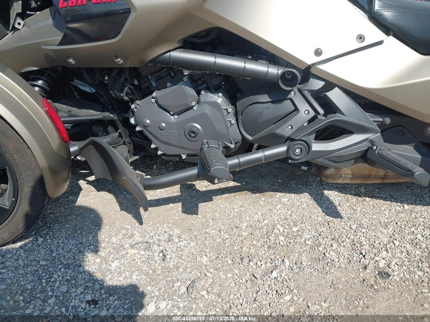 2021 Can-am/ brp Spyder VIN 2BXREDD49MV000076 IAAI salvage auction — SIDE, Salvage Title, sold $25 on 2026-08-21 (photo 9)
