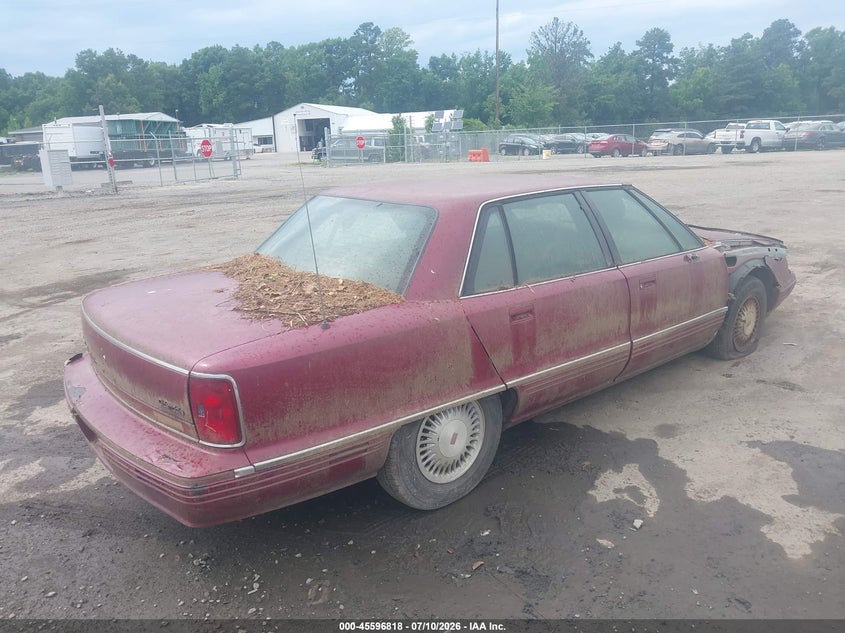 1995 Oldsmobile 98 VIN 1G3CX52K7S4321758 IAAI salvage auction — SIDE, Clear (Virginia), sold $275 on 2026-07-17 (photo 4)