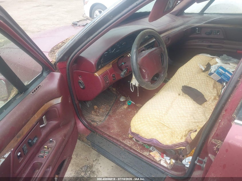 1995 Oldsmobile 98 VIN 1G3CX52K7S4321758 IAAI salvage auction — SIDE, Clear (Virginia), sold $275 on 2026-07-17 (photo 5)