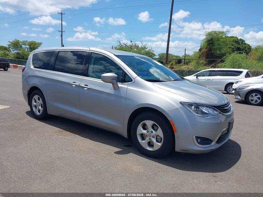 2017 Chrysler Pacifica VIN 2C4RC1H73HR837316 IAAI salvage auction — NORMAL WEAR, Sf97 (Hawaii), sold $8,000 on 2026-07-28 (photo 1)