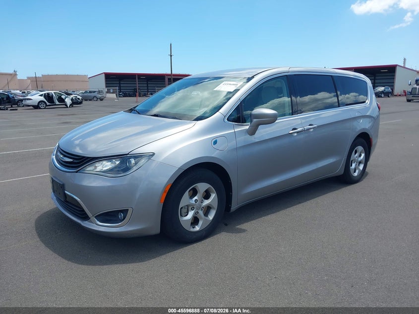 2017 Chrysler Pacifica VIN 2C4RC1H73HR837316 IAAI salvage auction — NORMAL WEAR, Sf97 (Hawaii), sold $8,000 on 2026-07-28 (photo 2)