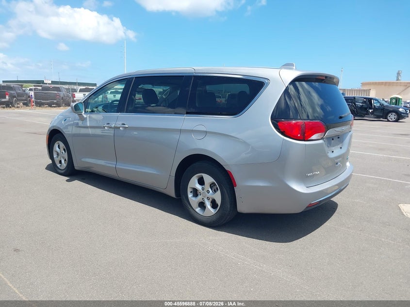 2017 Chrysler Pacifica VIN 2C4RC1H73HR837316 IAAI salvage auction — NORMAL WEAR, Sf97 (Hawaii), sold $8,000 on 2026-07-28 (photo 3)