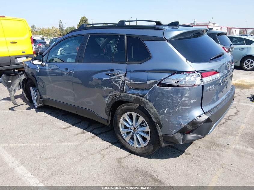 2025 Toyota Corolla cross VIN 7MUCAAAGXSV139389 IAAI salvage auction — LEFT FRONT, Wait Title, sold $6,300 on 2026-08-01 (photo 3)