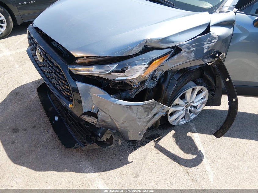 2025 Toyota Corolla cross VIN 7MUCAAAGXSV139389 IAAI salvage auction — LEFT FRONT, Wait Title, sold $6,300 on 2026-08-01 (photo 6)